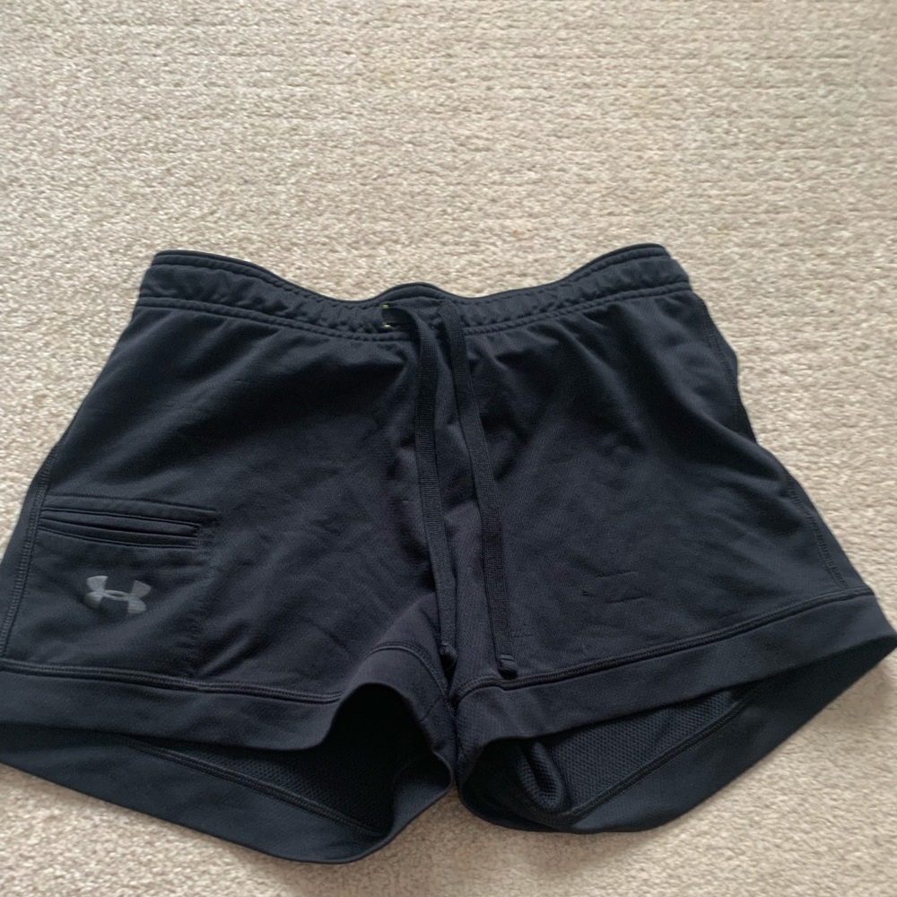 Black under armor athletic shorts
